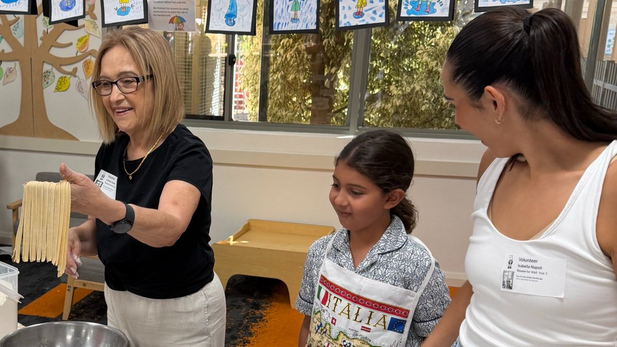 InfantJesus54's tweet image. Yesterday our Year Twos were treated to a very special visit from Mrs Gambitta’s Nonna and sister, who showed them how to make delicious homemade pasta from scratch! #ExpectGreatThings #ConnectedLearners #MotivatedLearners