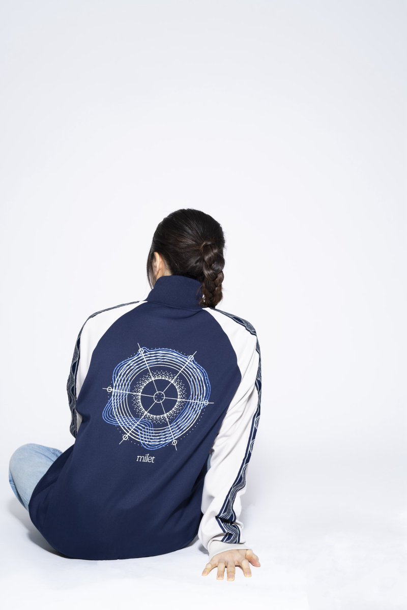 #milet
『Ray of Water』
Official Goods事後通販実施中🛍️

▶︎Ray of Water Track Jacket
受注販売は明日23:59まで！
※3月下旬より順次発送予定
🔗rocket-exp.com/milet/

お忘れないようご注意ください！

#milet_RayofWater
by staff