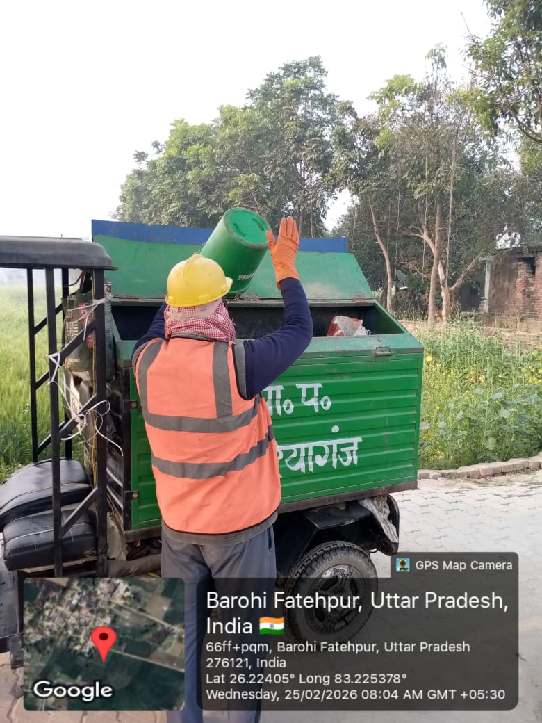 npbilaria's tweet photo. नगर पालिका परिषद् बिलरियागंज जनपद आजमगढ़ में स्वच्छ वार्ड प्रतियोगिता के अंतर्गत डोर टू डोर कूड़ा कलेक्शन करके एम आर एफ सेण्टर पर ले जा कर देते हुए। https://t.co/TgegCNA9hr