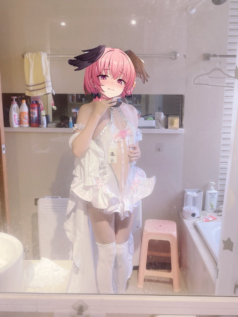 BreadFrisk's tweet photo. 这次是小春捏
马上要出门了所以只试个衣没带假发，于是学会了p图（
#伪娘 #男娘 #cosplay https://t.co/IKnLBUaeu7