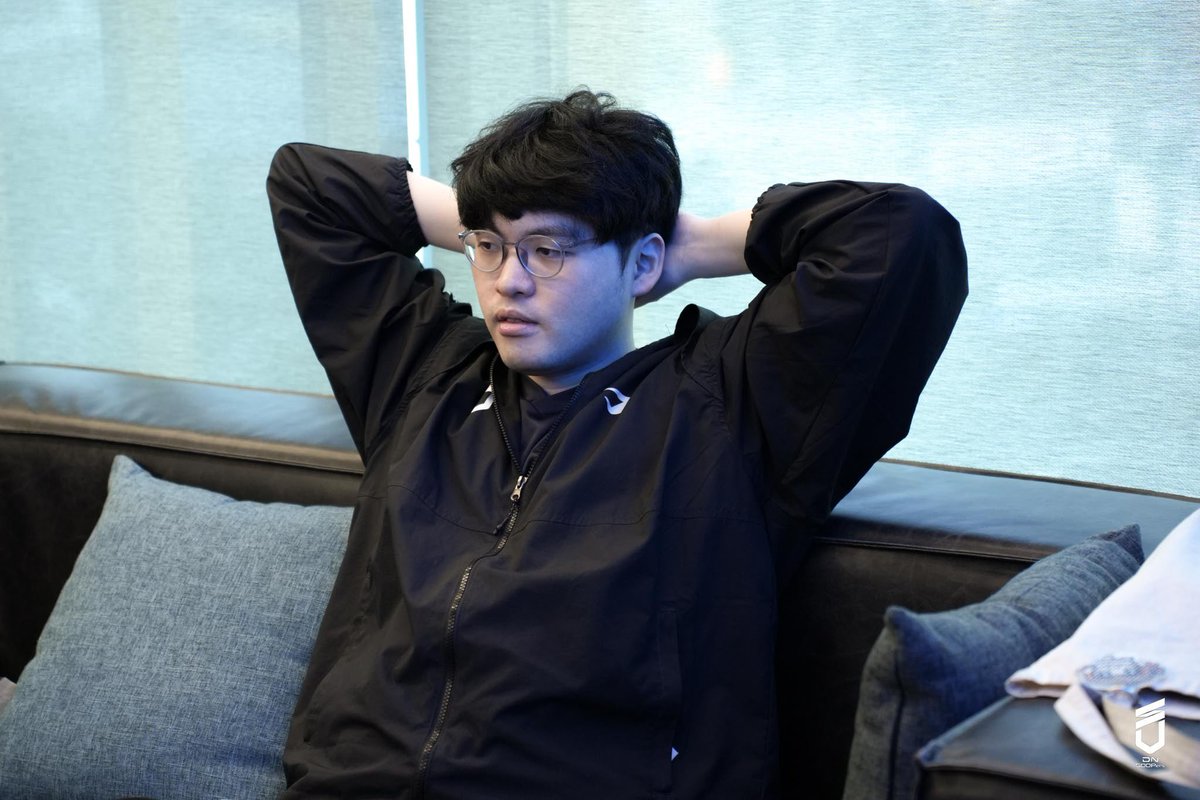 혹시 머리 직접 잘랐나요?