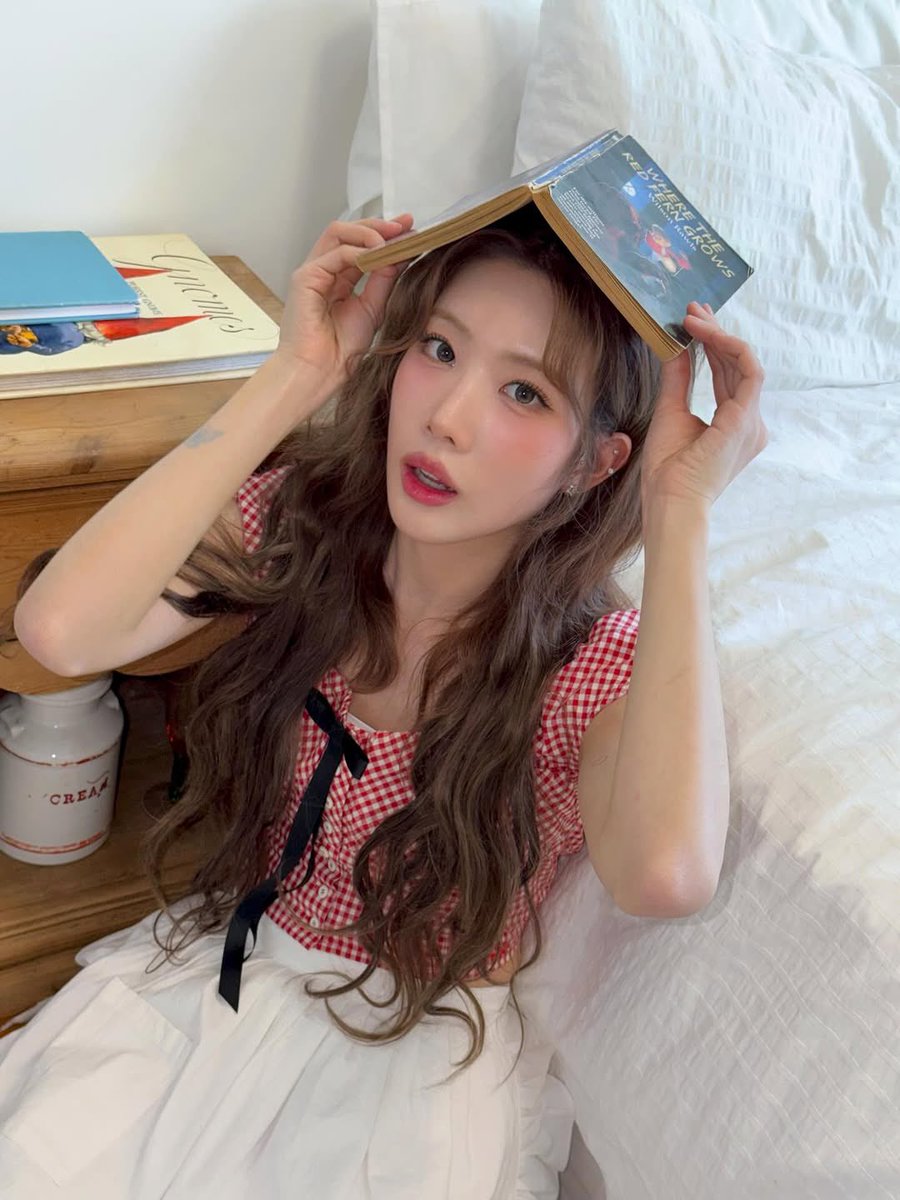 kimlipmedia's tweet photo. [260225] kimxxlip instagram 

“😽💗”

🎶 Heart2Hearts • Apple Pie https://t.co/NN5XMEoV1g