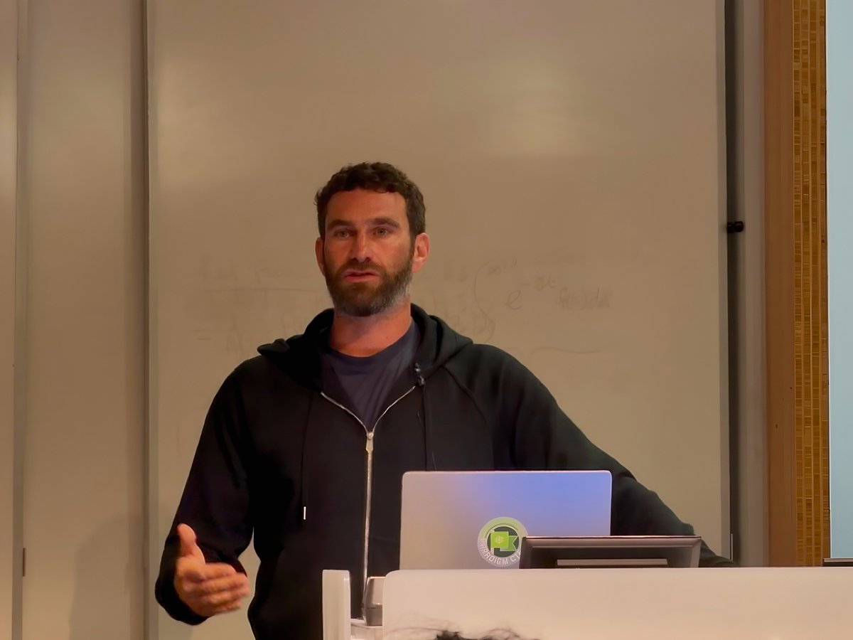 XStableRWA tweet media