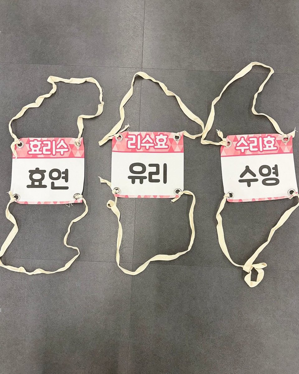 "HyoRiSoo" on Hyoyeon's nametag, "RiSooHyo" on Yuri's nametag, "SooRiHyo" on Sooyoung's nametag..

EVERYONE WANTS TO BE THE FIRST LMAO HAHAUAHAJSJSHSH