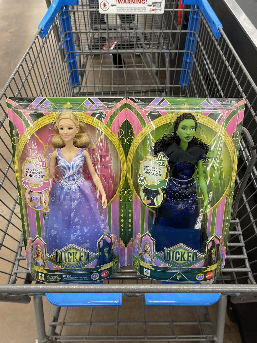 MissSassyScene's tweet image. Besties for life 🩷💖💚🖤 #Wicked #ForGood #WickedForGood