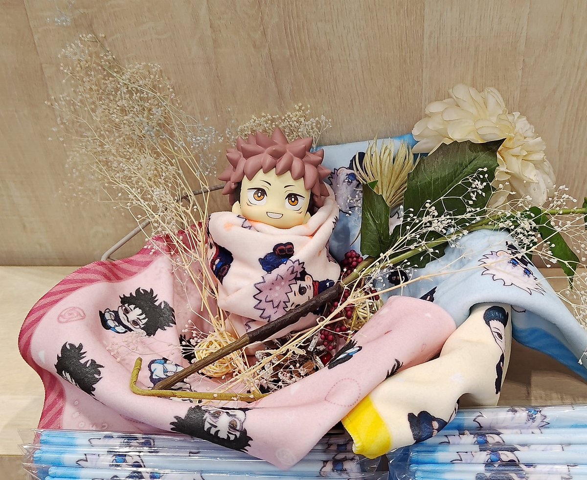 京都駅で偶然るかっぷ展やってた。
ハンジさんがきゃわわ💕ユウジはおくるみされてました。