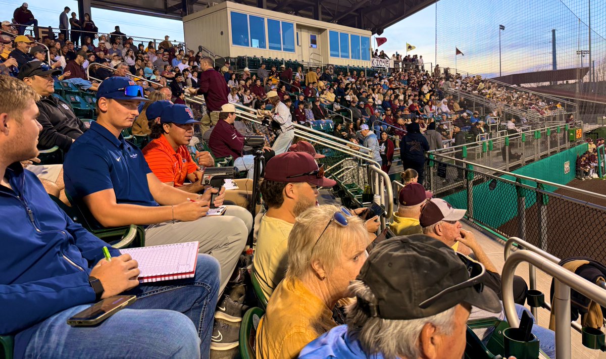 𝙺𝚎𝚕𝚕𝚢 𝙳𝚊𝚖𝚙𝚑𝚘𝚞𝚜𝚜𝚎 tweet media