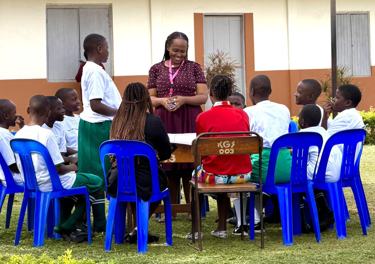 kbarungi's tweet photo. Gilrs bear the brunt of climate change Droughts, floods, and scarcity affect education, health, and future prospects.We can’t erase the fact that change starts from the grassroots.Thats why girls are the pivot point of the climate change agenda @Gufasha_Found https://t.co/tu40sn4eWP