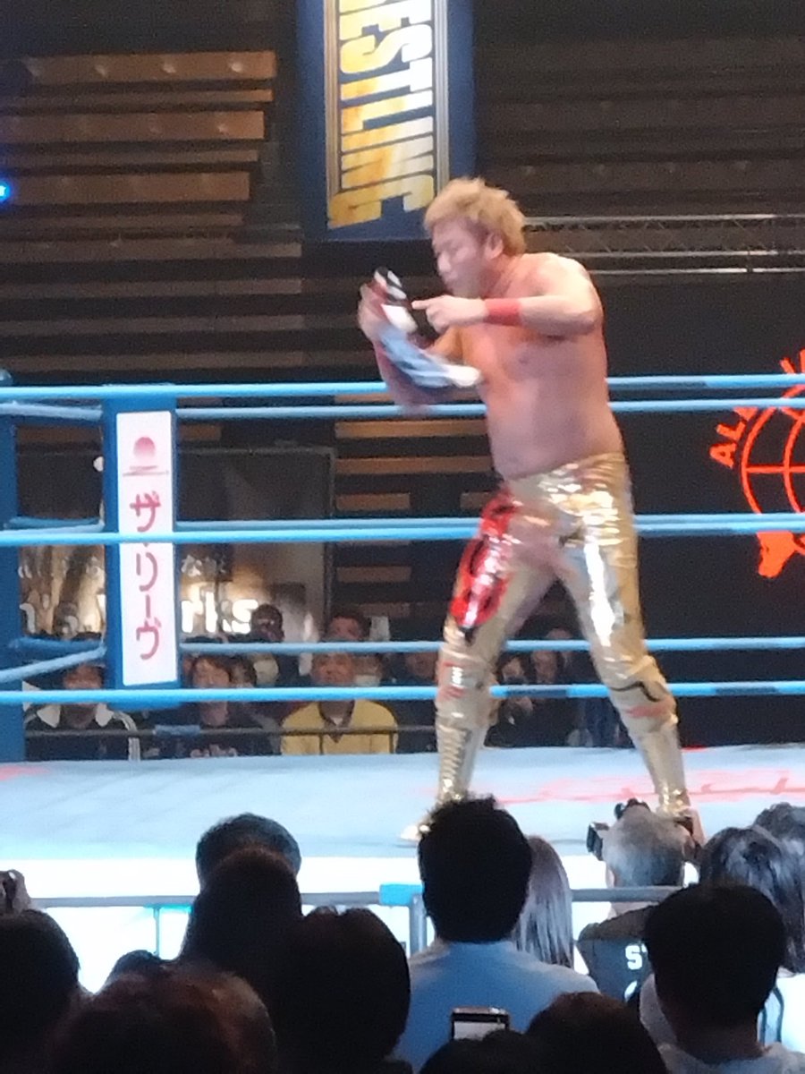 相手の応援タオル、ちょっと自分の汗拭って返すジュンさんと…ストン