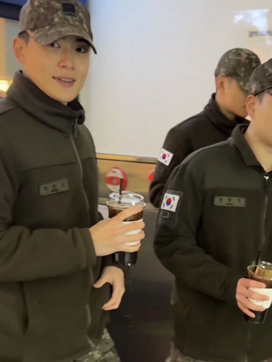 คิดถึงอะ 😭😭😭😭😭😭😭😭