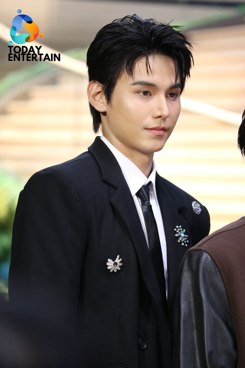 todayentth's tweet photo. "จา พชร" ร่วมเปิดเวที #legendTrendSeter ประกาศวิสัยทัศน์ปี 2026 พร้อมเดินหน้าสู่ The Future of Storytelling ขับเคลื่อนนิยามใหม่ของไลฟ์สไตล์ลักชัวรี

#JaPhachara 
#legendThailand https://t.co/FPlEcH9k2R