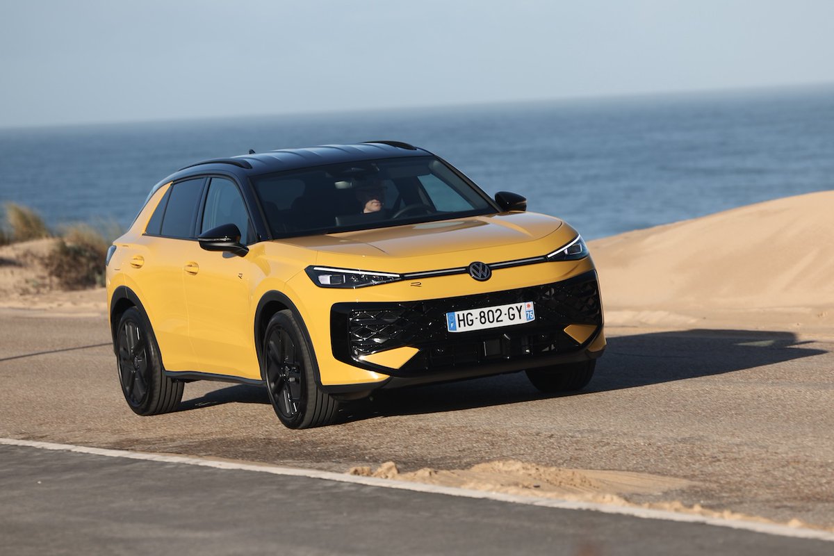 Essai Volkswagen T-Roc 2 2026 : Un roc plus grand et plus mature - Lire notre article sur auto-mag.fr/essais-suv-4x4… <a href="/vw_france/">Volkswagen France</a> <a href="/VW/">Volkswagen</a>