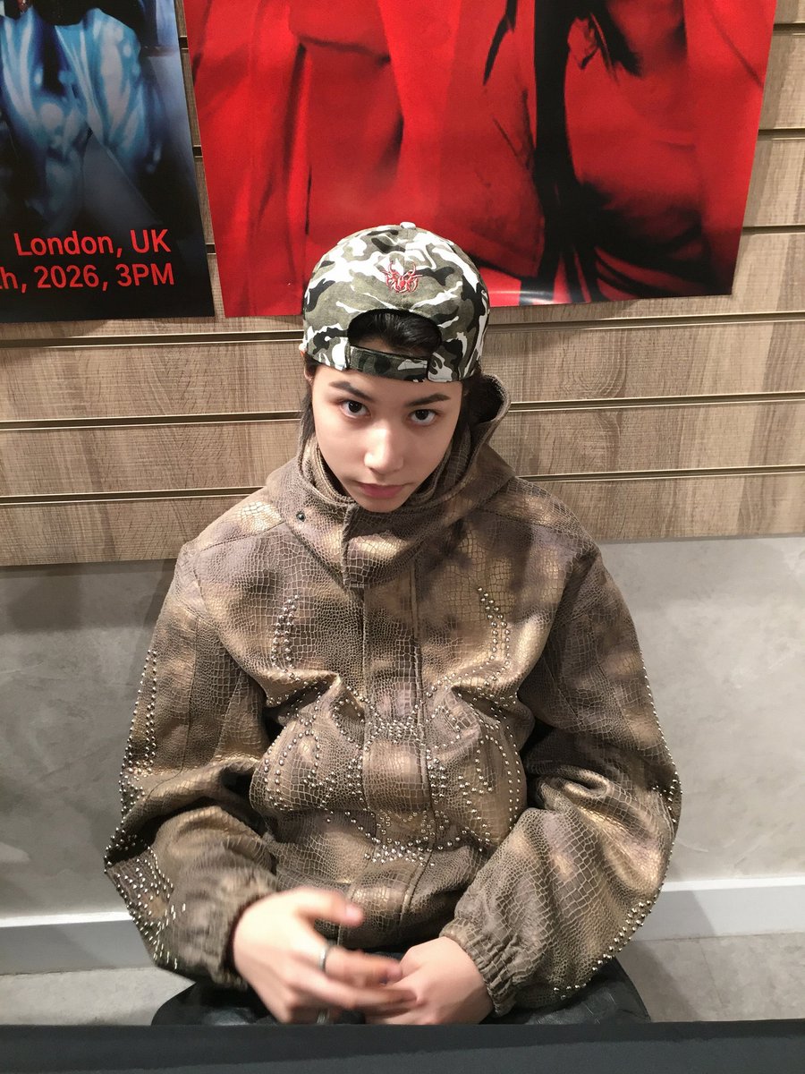 นี่คือคนที่อยากให้แฟนคลับเป็นเมนตัวเองมากที่สุด ถ้าถามใครแล้วไม่ใช่เมนตัวเองพร้อมงอนเป็นจำนวนมาก 🤭

#LOUIS #LNGSHOT