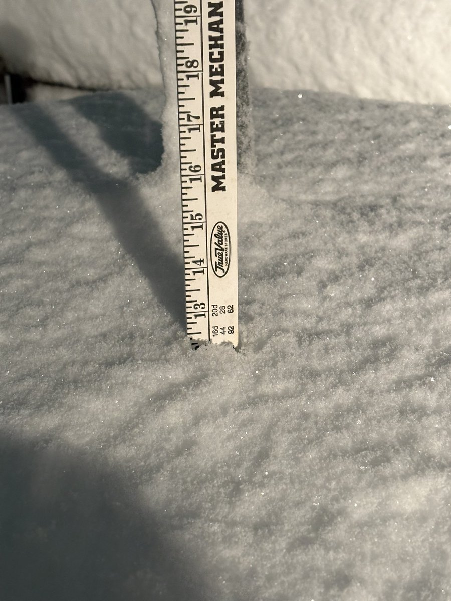 Mikestealthmode's tweet photo. @CecilyTynan @6abcadamjoseph @Brittany_Boyer @karenrogers6abc 
Up to 12.5” in Cherry Hill, NJ. 
Still dumping under the deformation band. https://t.co/RBV8sGeHmT