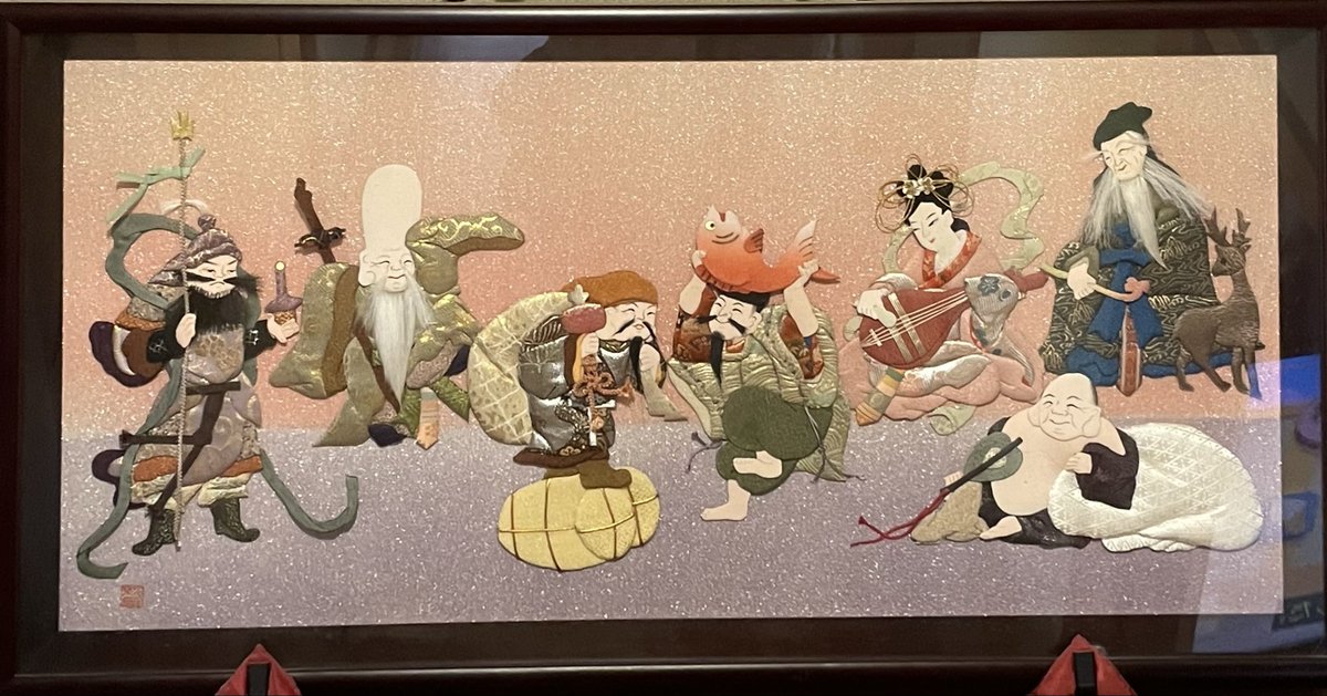 実家にある大きな七福神の額。 祖母が何かの技法で作り、祖父が額縁を