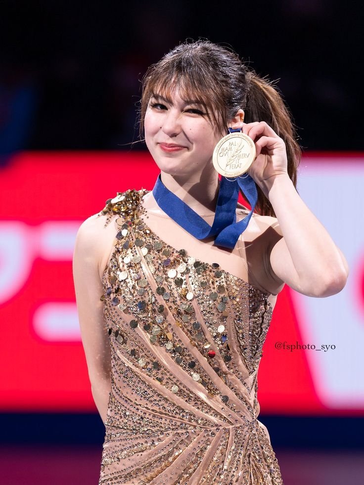 > Be Alysa Liu
> Wasian (Chinese dad &amp; white egg donor mother)
> Big anime fan
> Loves Spaghetti Carbonara
> Competes in 2022 Beijing olympics
> Retires @ 16
> Gets bored
> Returns @ 18
> World champ @ 19
> Doesn't betray her country like Eileen Gu
> Double Olympic gold @ 20