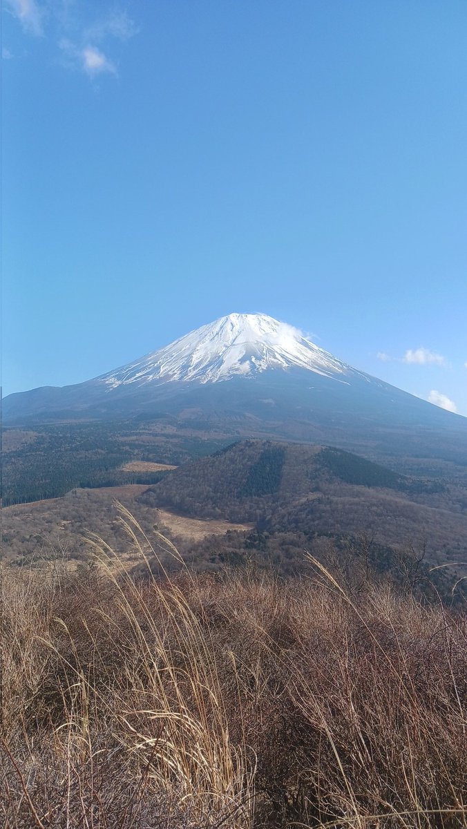 zyomo707's tweet photo. 久々に登山した
やっぱここはベスポジ📷´- https://t.co/3g4YUoP9bu