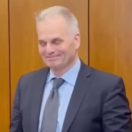 Onmiddellijke vrijlating van Dr. Reiner Fuellmich! Het is belangrijk om de Duitse Bondsdag te laten zien dat we Reiner allemaal steunen. Teken en deel deze petitie 📝💠openpetition.de/!bkpgw
Reiner kwam voor ons op! 
Nu komen wij voor hem op!
#DeutscherBundestag #ReinerFuellmich