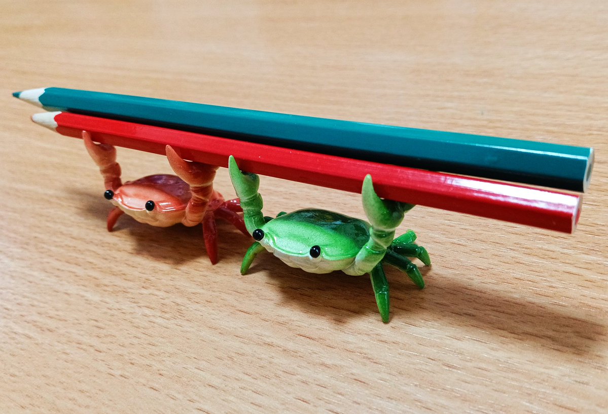 This is cute o.o Imagine if we had OM chibies pen holders like