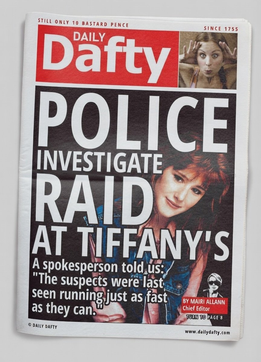 DailyDafty's tweet photo. #Newspaper #headlines #tiffany https://t.co/6vTNEfblMT