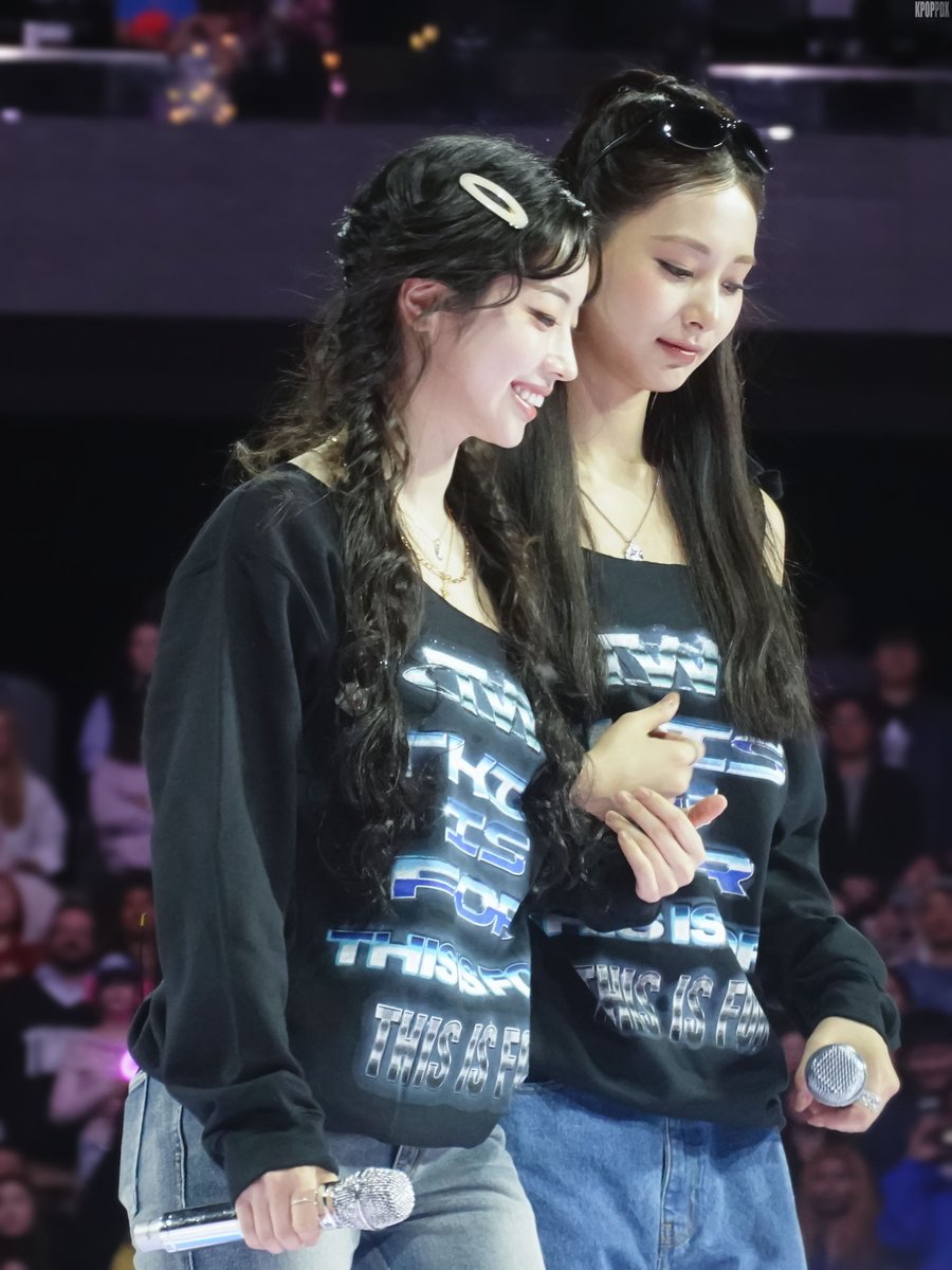 Twice This Is For in Seattle 260114
#Twice #트와이스 #Dahyun #다현 #Tzuyu #쯔위