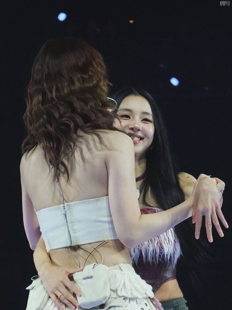 Twice This Is For in Seattle 260114
#Twice #트와이스 #Chaeyoung #채영 #Momo #모모