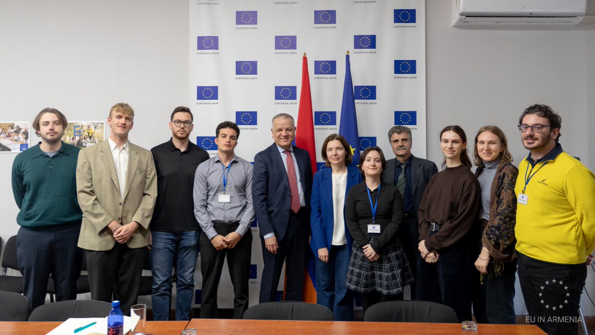 EUAmbArmenia's tweet photo. Delighted to engage in the discussion about 🇪🇺🇦🇲 relations with Jean Monnet Course Students, to support their Political Science &amp; International Relations Research. 
#JeanMonnetCourse #EUStudies https://t.co/yRz2gXX0KN