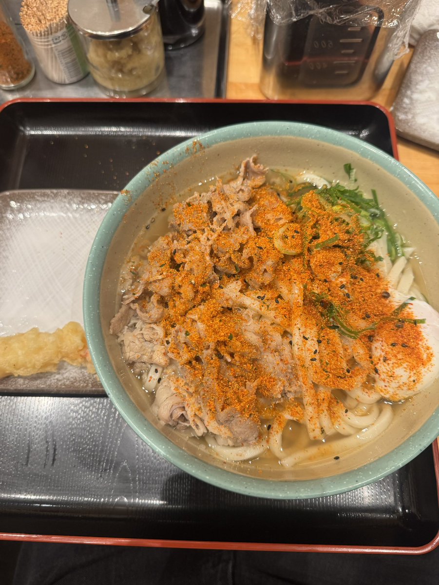 คนญี่ปุ่น                                    คนไทย