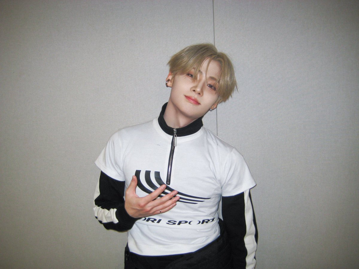 [📸] 260223 ALD1 Plus Chat Update #LEOWON

ALPHA DRIVE ONE ‘EUPHORIA’ Music Show Behind Photo #1 (Vintage Ver.)

#LEELEO #이리오 #SANGWON #이상원
#ALPHADRIVEONE #ALD1