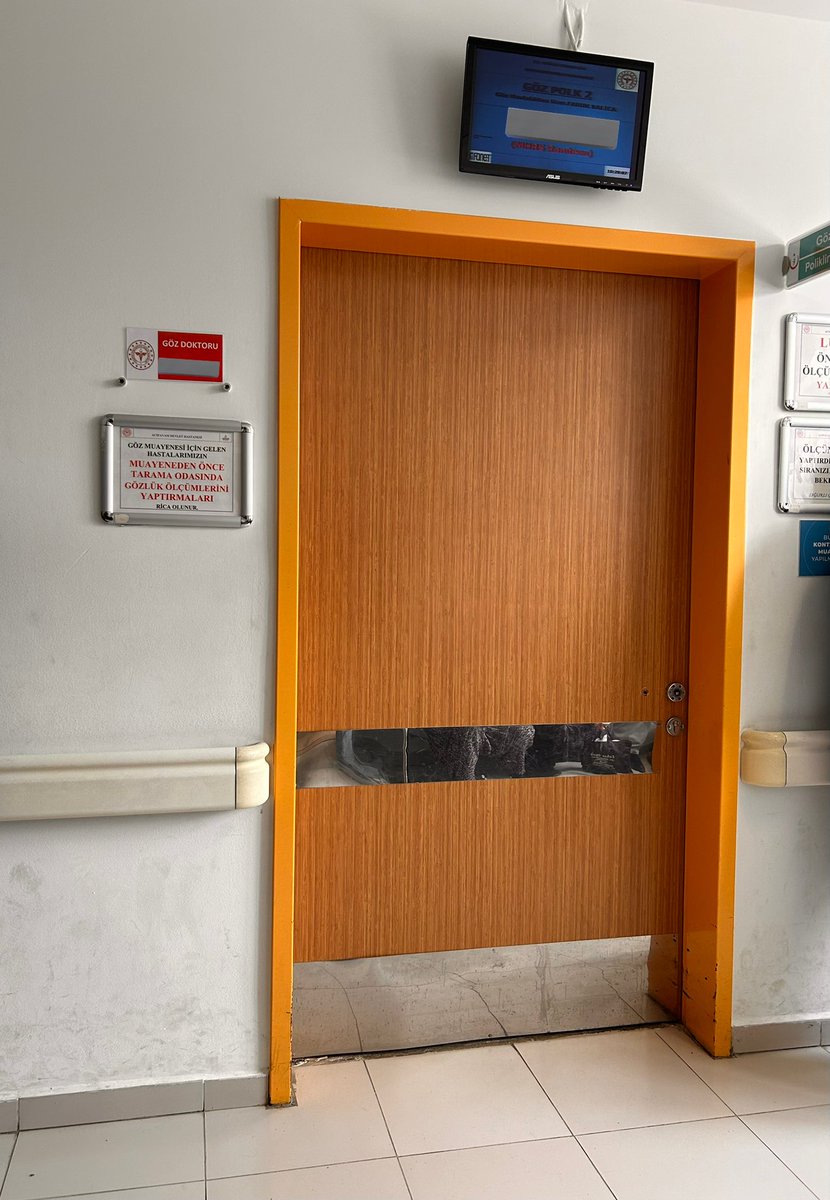 Şu olayı yaşayan bir tek ben miyim benden önceki hasta müebbet kalıyor benim işim 5 dakikada halloluyor çıkıyorum