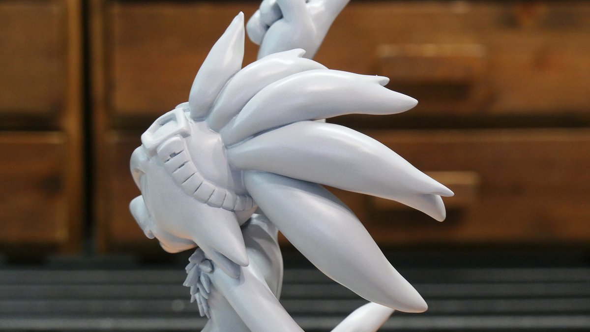 アップ4枚。
尾羽・冠羽と風になびかせられるパーツが多いので、「動き」がつけやすかったです、ジェット様。