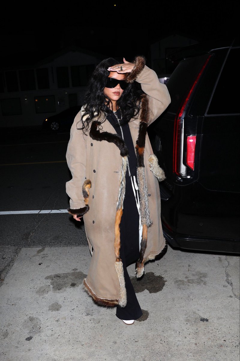 Rihanna at Giorgio Baldi tonight.