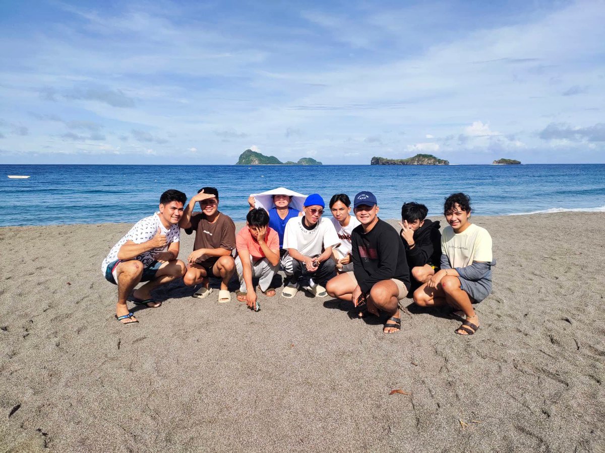 Xplicitwen's tweet photo. Medyo nakakasama ng loob yung pagkawala mo agad, sir. Pero ganon talaga iniisip ko nalang na painless death ang binigay sayo ni God, at the same time ang unfair para sa mga iniwan mo agad https://t.co/DSsAVGr4gC