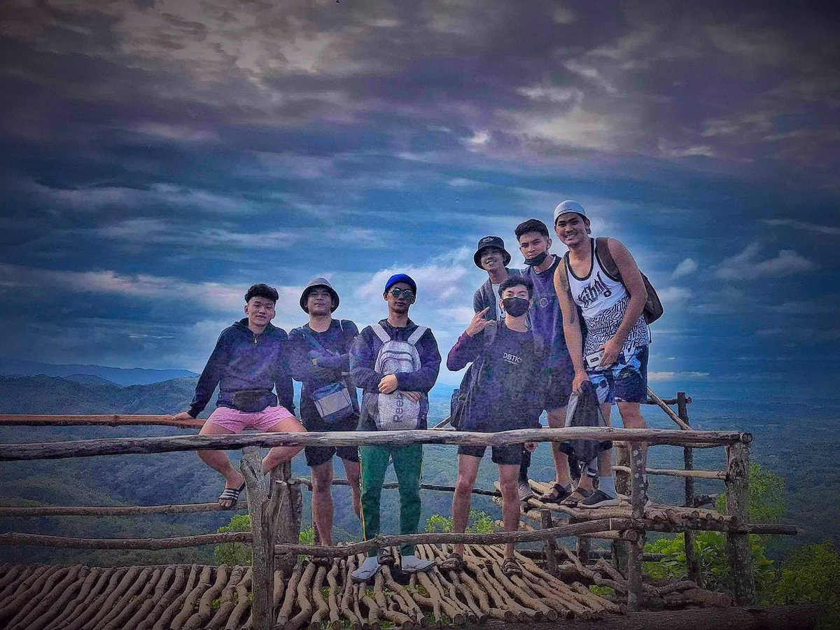 Xplicitwen's tweet photo. Medyo nakakasama ng loob yung pagkawala mo agad, sir. Pero ganon talaga iniisip ko nalang na painless death ang binigay sayo ni God, at the same time ang unfair para sa mga iniwan mo agad https://t.co/DSsAVGr4gC