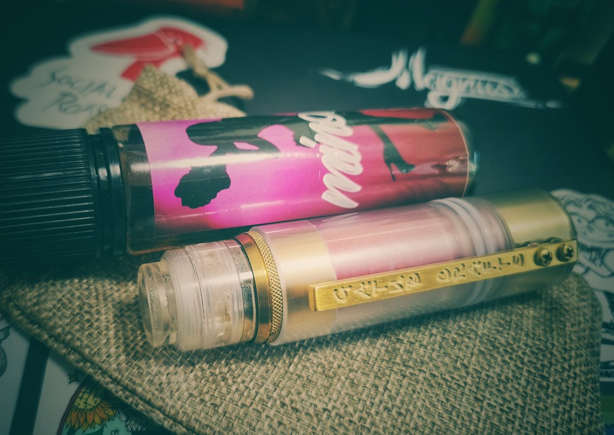 DukeDentaba's tweet photo. @VapeaceJさんからひっさびっさにチューブをお迎え♫
バッテリーラップとシリコンリングで雰囲気変えられるのが良き哉👍️
とりあえずはNITROUS RDAで組んでみた。 https://t.co/SHn1e4Vk5C