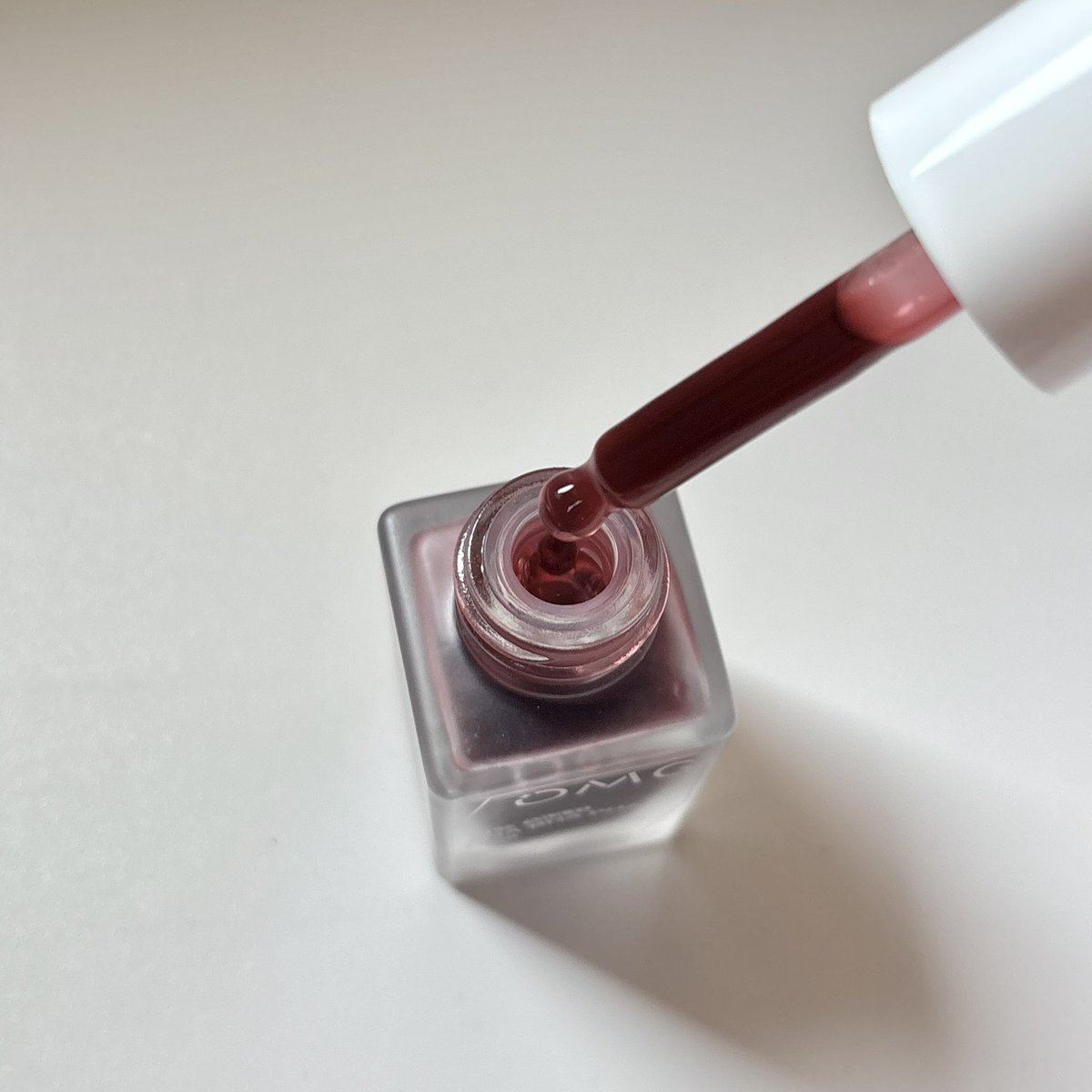 preparing my skin for Raya: using exfoliating serum twice a week for glowing skin!!!

pakenya cukup 60 detik dan ini serum harganya 30ribuan aja, GOKIEL😭💯