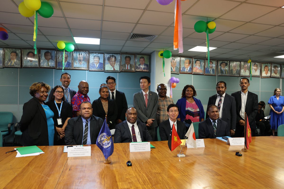 WHOWPRO's tweet image. A key partnership in health to #EndPolio in Papua New Guinea 🇵🇬

The WHO Country Office and the @JapanGov have just signed a JPY 663 million (USD 4.2 million) agreement to support PNG’s ongoing #polio outbreak response.

This will help ensure that the Papua New Guinea National