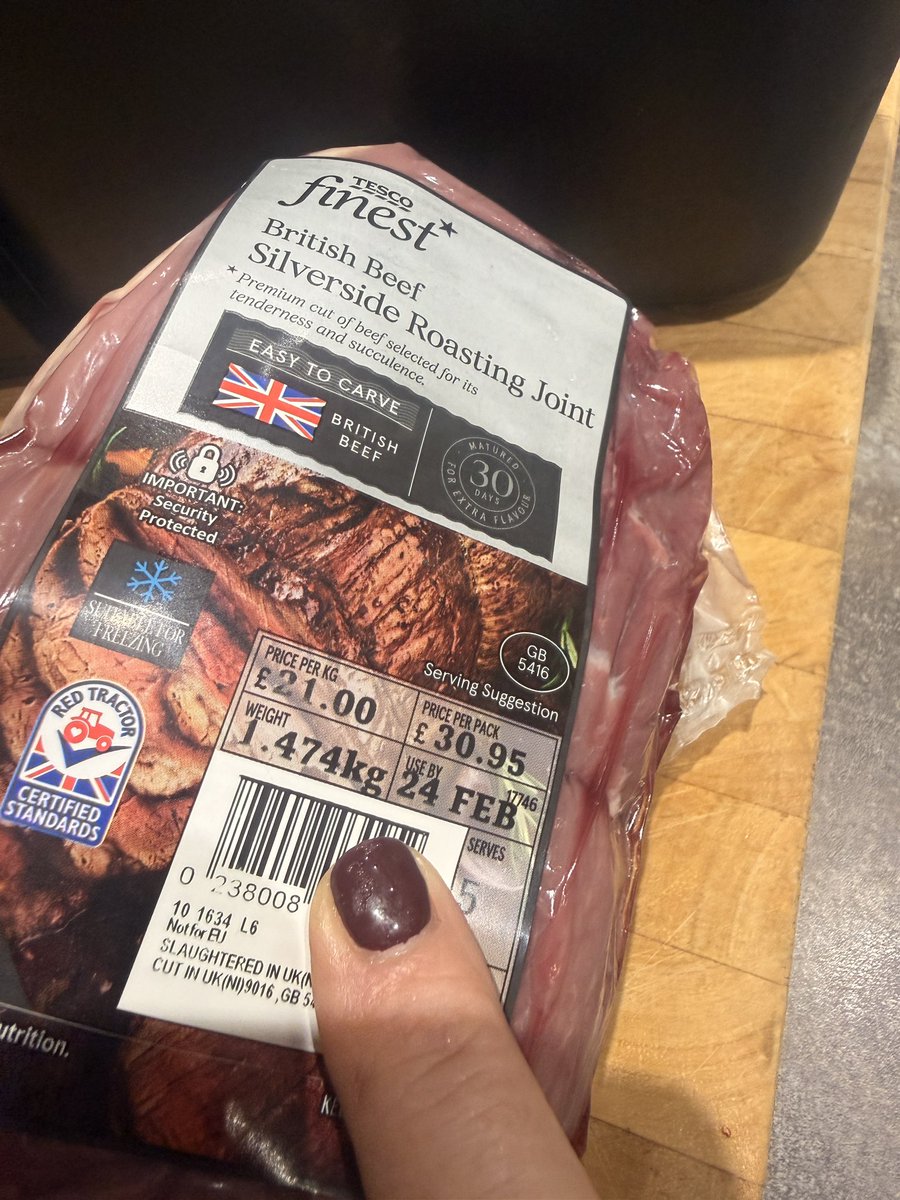 £30.95 verses £5.33 !
2 Sunday lunches ! 

Beef joint £30.95
Pork joint £5.33

Why is the beef so much more per kg ? 
£21.00 - £5.00 =£16.00 more 

£30.95 -£5.33 =£25.62 more I could buy 5 more Sunday joints for that! 

I remember when my whole shopping trolley was £30 for a week
