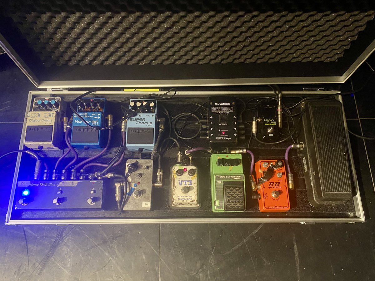 カメダくんのご友人にエフェクターボードを新調してもらった。 今夜は