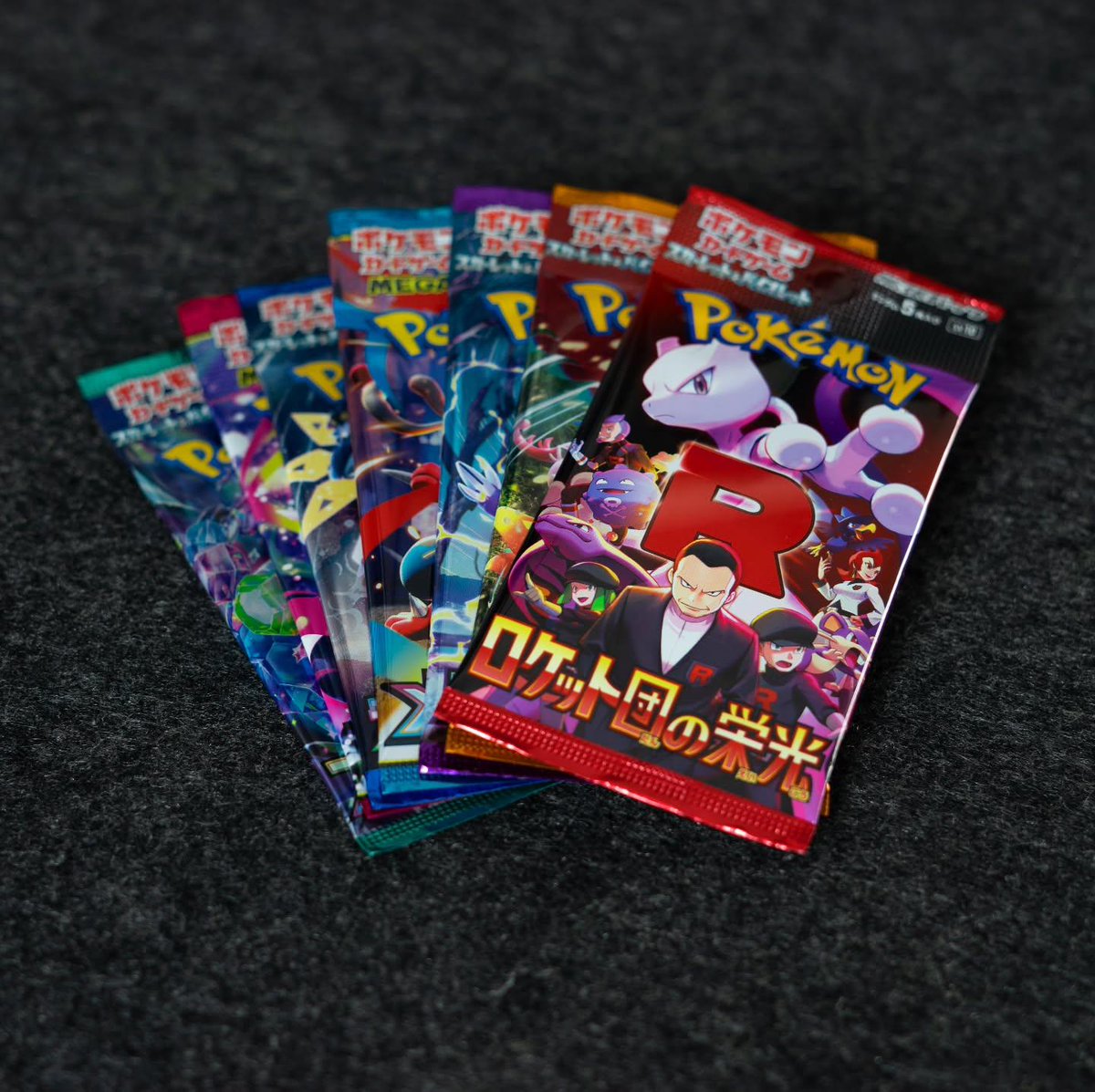 TheBigRogueBear's tweet photo. Do you keep your packs sealed for the collection or rip them open?

There’s something special about holding onto sealed packs. The mystery, the value, the nostalgia. But nothing beats that rush of cracking one open and chasing that pull.

@Cardbot_au https://t.co/uyHSoQ7kNR