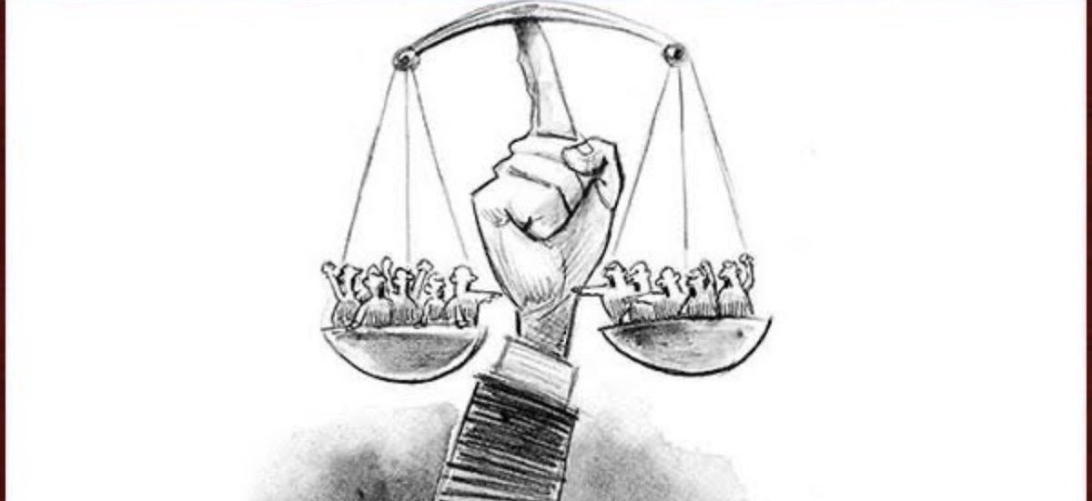 AnahtarGuncel's tweet photo. Anahtar Parti 
Kültür&Sanat ve Turizm Politikaları Başkanı
Sayın Hakan TANRIÖVER;

👉 ADALET, İSTİKAMETLE BAŞLAR

“Yine bildirgelerle Türkiye’de politik-siyasî hayata yön verilmek isteniyor…!

Bir turnusol kağıdı olarak eski âdetler piyasa ediliyor.

İstikamet Meselesi…

Doğru istikamette olmayan bir yapıda liyakat, sadece çarkları yağlar.

Kimliğini inkâr eden bir düzende laiklik, sadece boşluğu kurumsallaştırır.

Mesele şudur:

Türkiye, kendi hakikatiyle mi yaşayacak, yoksa ödünç kavramlarla mı varlığını sürdürecek?

Cevap nettir:

Bir millet, kendi inanç ve tarih tasavvurunu merkeze almadan ayakta kalamaz.

Liyakat de ancak o merkezin içinde anlam kazanır.

Bize lazım olan ADALET’tir…!”

#İstikametMeselesi 
@anahtarparti @yavuzagiraliog @APartiSimo @APkultursanat @mhakantanriover
