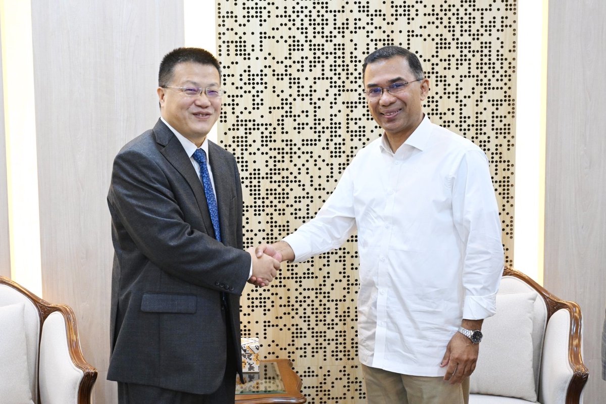 The Ambassador of the People’s Republic of China to Bangladesh, Yao Wen, paid a courtesy call on the Hon’ble Prime Minister of the People’s Republic of Bangladesh and BNP Chairman, Tarique Rahman, at the Bangladesh Secretariat, Dhaka, on 23 February 2026.

#TariqueRahman #PM