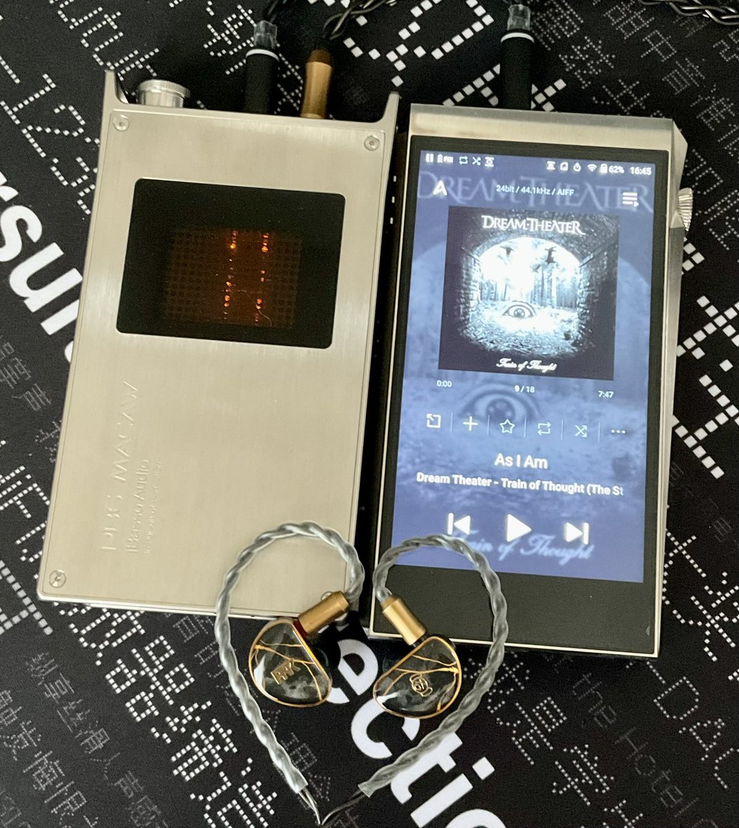 kyhr922's tweet photo. #DreamTheater の来日公演、セトリがどうなるのか本当に楽しみです😊

2/22の韓国公演で内容を大きく変えてきているようで、期待がさらに膨らみます✨

参戦日が近づくにつれ、#有線ピヤホン5＋#PB6 から流れる音がまるでライブ会場にいるかのような臨場感で、期待で心臓が爆発しそうです🔥 https://t.co/Wf8ZUt81c2