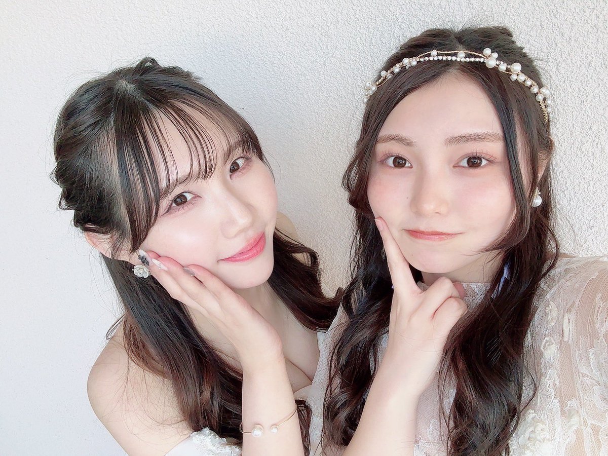 おつめるでした🫶

初のウェディング企画とーっても楽しかったです！
撮影して頂いたカメラマンさんありがとうございました🙇‍♀️

茉衣ちゃんとのオフショット📸