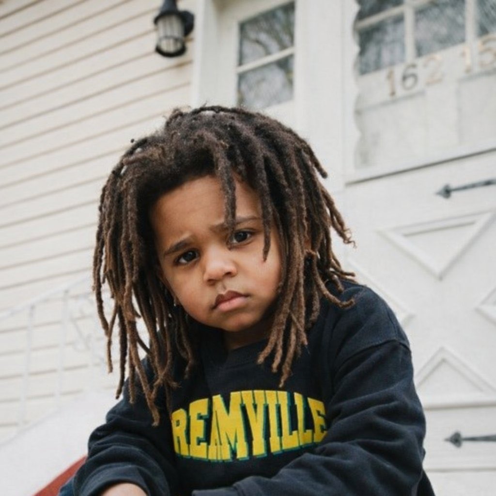 Nobody:

Simi whenever she sees a 4yr old child.