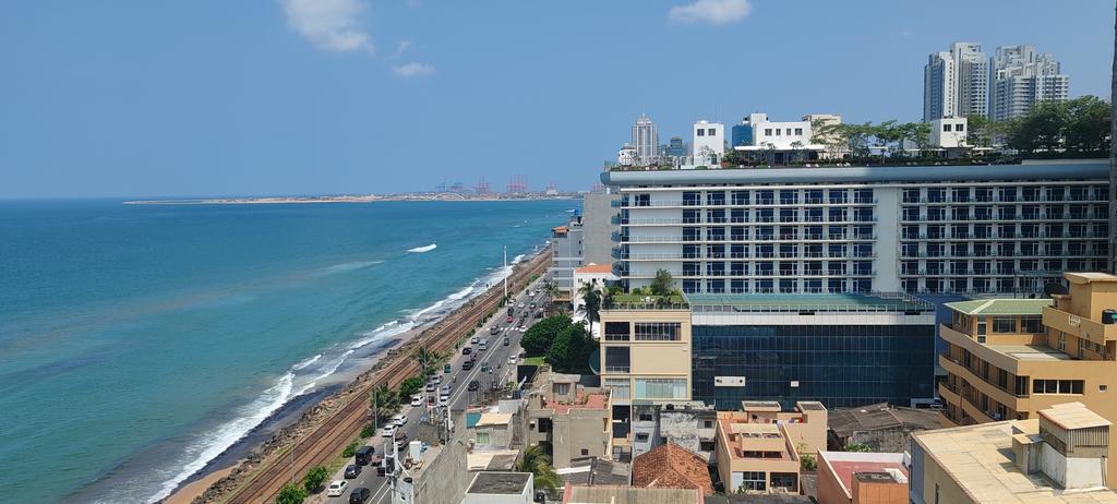 CAPT. PARA8OLIC TOBLERONE tweet media