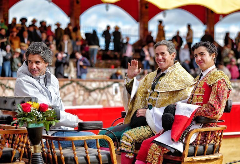 𝗖𝗢𝗥𝗥𝗜𝗗𝗔 𝗗𝗘 𝗧𝗢𝗥𝗢𝗦 || 𝗖𝗜𝗡𝗖𝗢 𝗩𝗜𝗟𝗟𝗔𝗦 (𝗠𝗲𝘅𝗶𝗰𝗼) .-  Diego Silveti y Marco Pérez por la puerta grande en Cinco Villas

👉🏻  burladero.tv/america/2026/2…