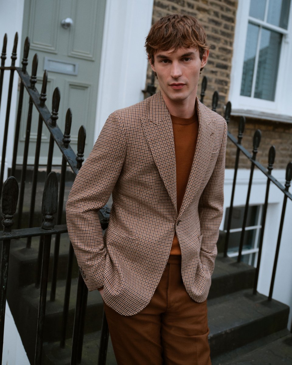 MANGO_Man's tweet image. Certainly, our sartorial collection designed with @richardjamesofficial is not made to blend in.  

Discover tailoring full of intention in Mango Tailored by Richard James, at go.mango/richardjames and in selected stores. 
#MangoMan