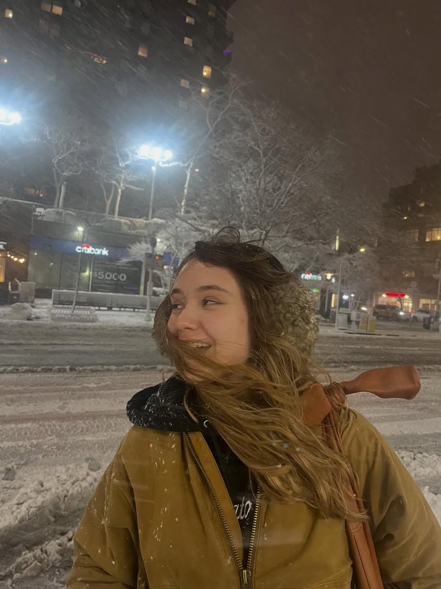 Ela lembrou que tem instagram!!! Novas imagens de Ruby Stokes em New York.

Ruby Stokes via Instagram.