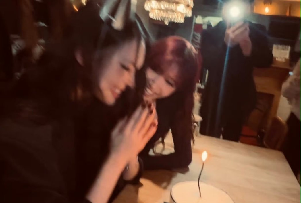 ✨🌈 💜 #A2O_MAY 💜 🌈✨ 

🎊🎈FELIZ CUMPLEAÑOS ZHU CHENYU🎈🎊 [22/02/2026]

 Crean o no por un momento llegamos a pensar que de verdad las chicas le habían aplicado la de "MORDIDA MORDIDA" y *Aventón al pastel* 😅😅 pero no...

 #HappyCHENYUday2026 
#A2O_MAY #A2O_CHENYU